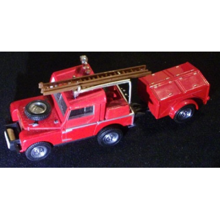 MATCHBOX MODELS OF YESTERYEAR YFE-2 1952 LAND ROVER FIRE TRUCK