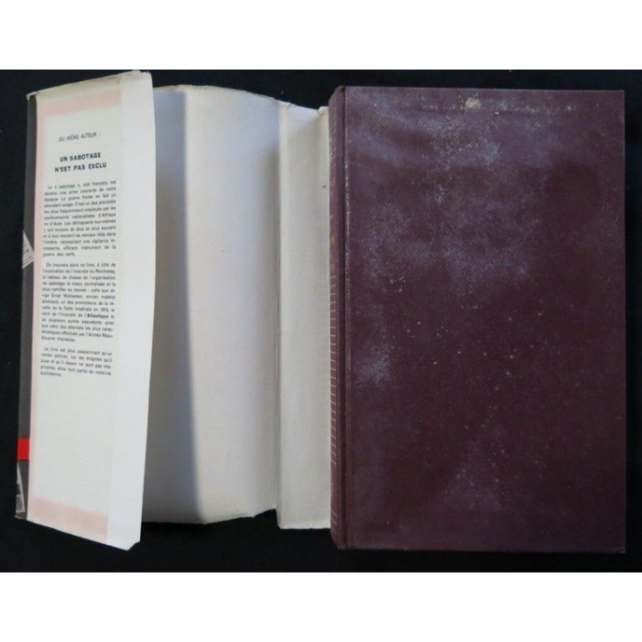 La guerre des Bluffs de John Baker White aux éditions Presses de la Cité