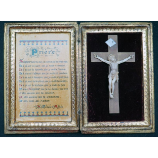 Boitier comprenant un crucifix et une prière de Saint François d'Assise 11,5 x 17,5 cm