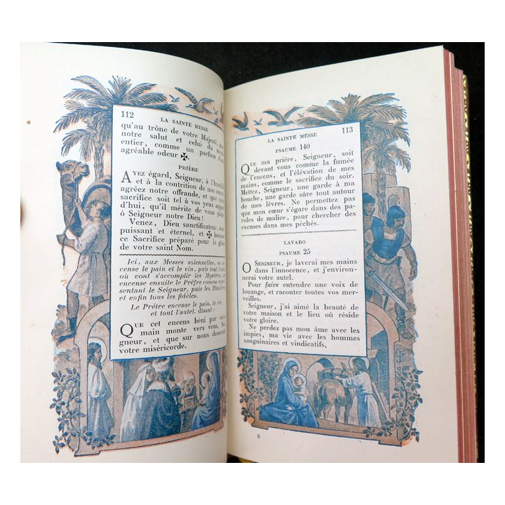 Missel de Sainte Famille aux initiales P. A. n° 140 1933  dans sa boite