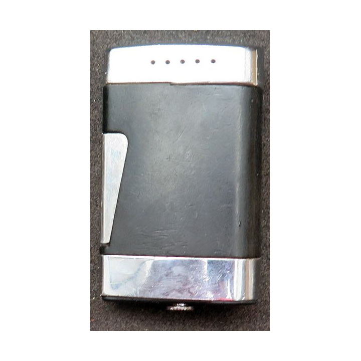 BRIQUET : briquet en acier noir et argenté Ronson 6 x 4 x 1 cm