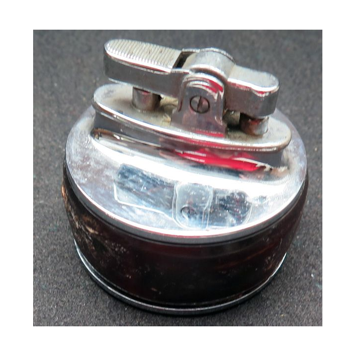 BRIQUET : briquet de table en acier recouvert de plastique