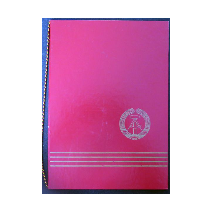 RDA : pochette cartonnée de médaille militaire (sans le diplôme) de la république démocratique allemande