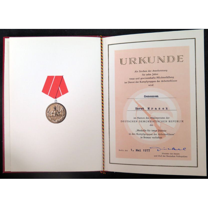 médaille et diplôme attribué de la médaille bronze pour les loyaux services