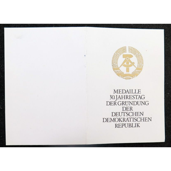 RDA : médaille et diplôme attribué de la médaille du 30° annniversaire de la Fondation de la RDA