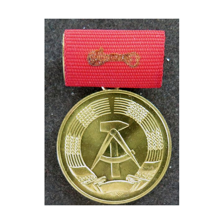 RDA : médaille de bronze pour les services rendus à la RDA 