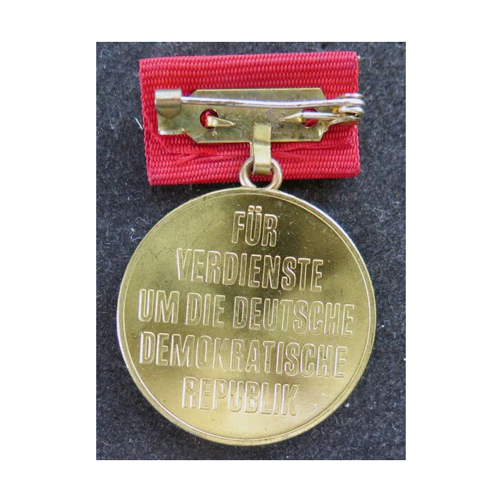RDA : médaille de bronze pour les services rendus à la RDA 