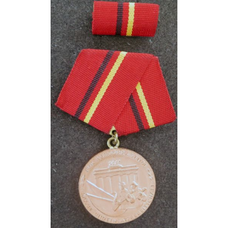 RDA : médaille avec rappel pour l'excellence au combat et à la préparation opérationnelle