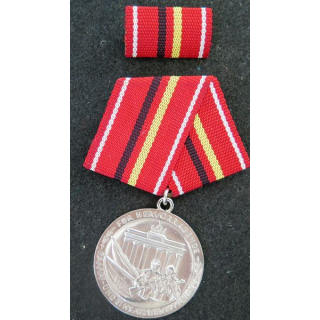 RDA : médaille avec rappel pour l'excellence au combat et à la préparation opérationnelle
