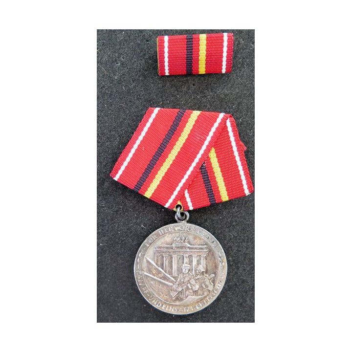 RDA : médaille d'argent avec rappel pour l'excellence au combat et à la préparation opérationnelle