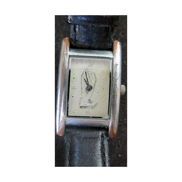 Montre femme avec bracelet cuir argenture usée