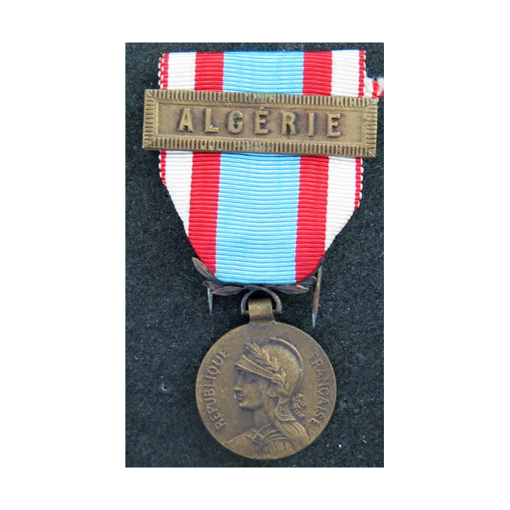 FRANCE : médaille commémorative d'Afrique du Nord en Algérie