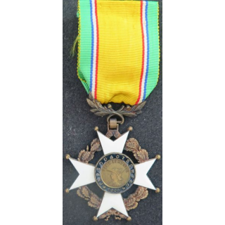 FRANCE : Croix du mérite bronze FNDSODADTEDMFEC 1900 anciens combattants