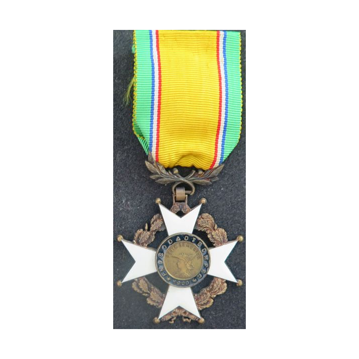 FRANCE : Croix du mérite bronze FNDSODADTEDMFEC 1900 anciens combattants