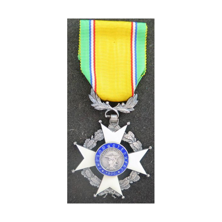 FRANCE : Croix du mérite argent FNDSODADTEDMFEC 1900 anciens combattants