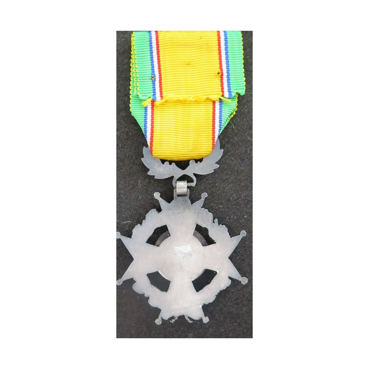 FRANCE : Croix du mérite argent FNDSODADTEDMFEC 1900 anciens combattants