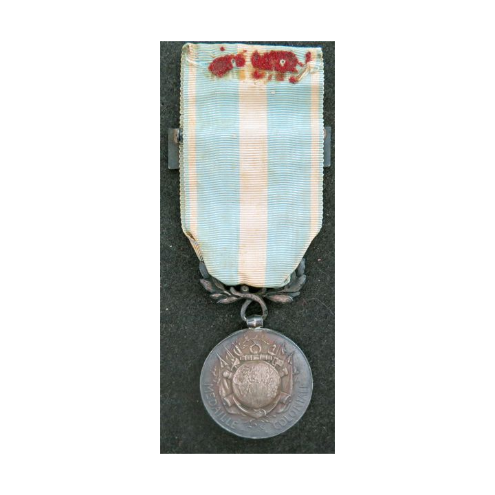 FRANCE : médaille coloniale agrafe à clapet Algérie en argent diamètre 3 cm ruban défraichi