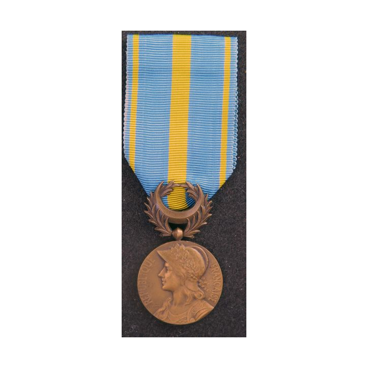 FRANCE : médaille bronze de l'UNC Union nationale des combattants 60° anniversaire