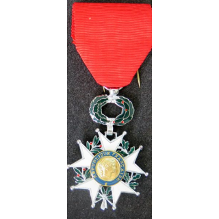 FRANCE : chevalier de l'ordre de la légion d'honneur 5° république en métal argenté
