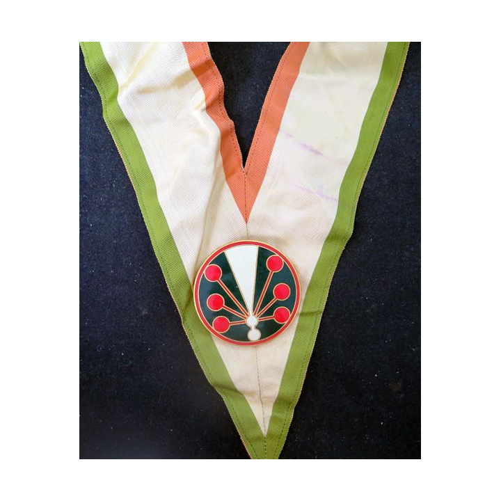 COTE D'IVOIRE : Grand Cordon de chevalier de l'ordre des Coteaux de la Commanderie de Champagne avec diplôme