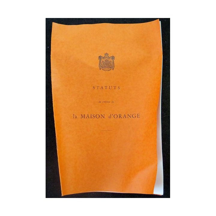 PAYS BAS : médaille et diplôme attribué de la Croix d'honneur de l'ordre de la Couronne de la Maison d'Orange avec Rosette
