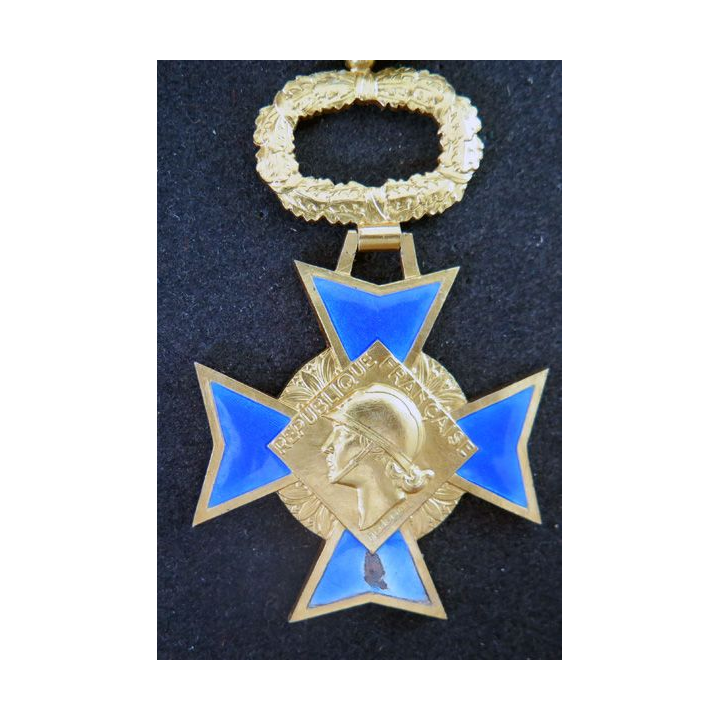 FRANCE : médaille de la croix de commandeur de l'Ordre du mérite militaire 