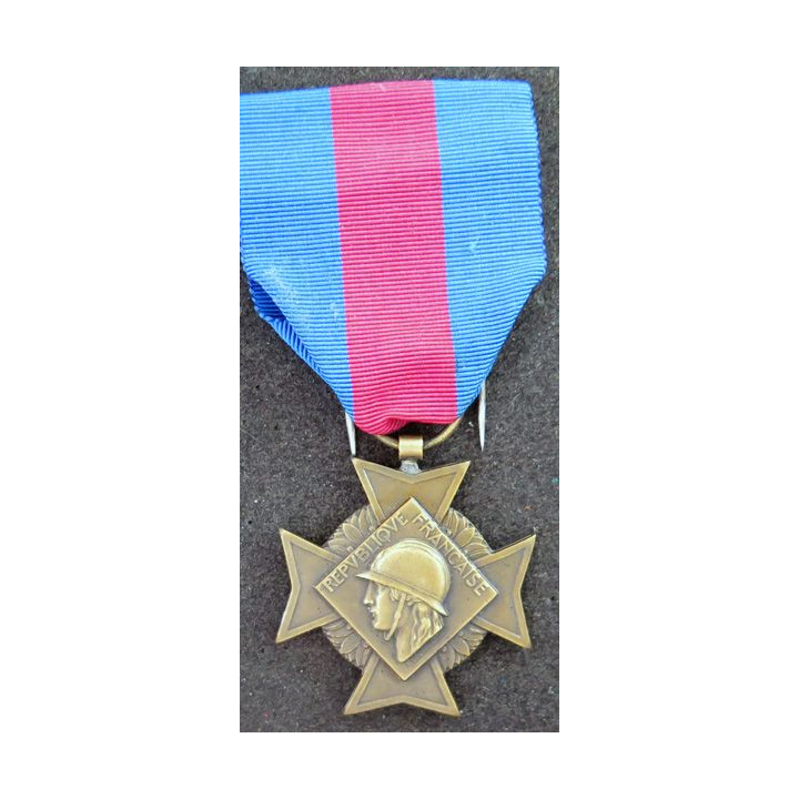 FRANCE : médaille des services militaires volontaires 1° type en bronze