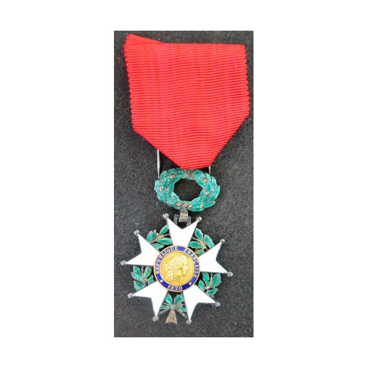 FRANCE : croix de chevalier de la Légion d'Honneur émaux parfaits