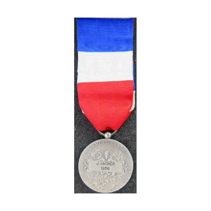 FRANCE : médaille en argent du travail et de la sécurité sociale attribuée à J. Vacher 1956