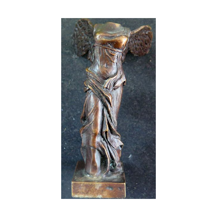 Statue en bronze de la Victoire de Samothrace de 12,5 cm de hauteur