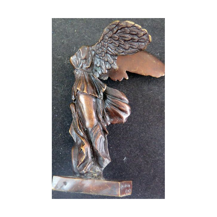 Statue en bronze de la Victoire de Samothrace de 12,5 cm de hauteur
