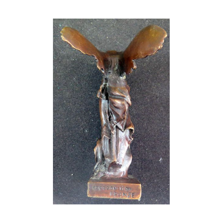 Statue en bronze de la Victoire de Samothrace de 12,5 cm de hauteur