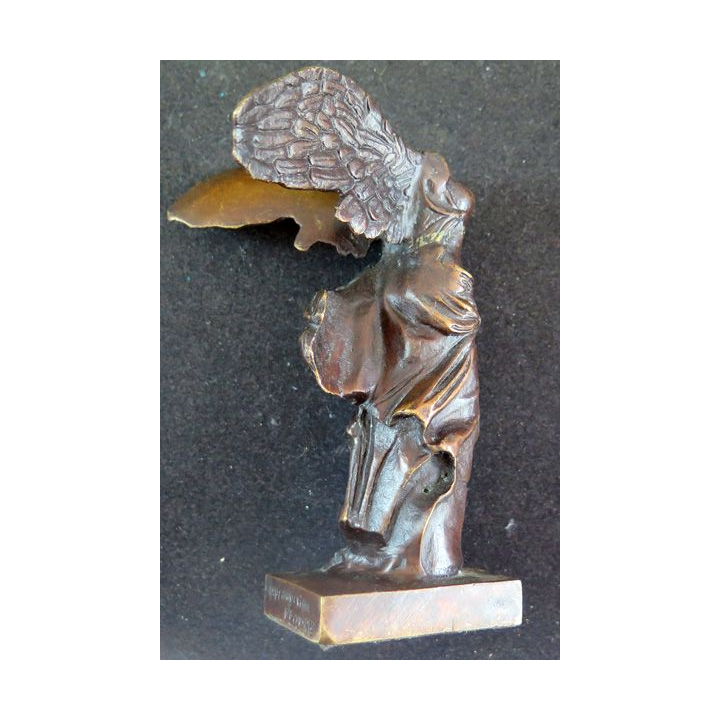 Statue en bronze de la Victoire de Samothrace de 12,5 cm de hauteur