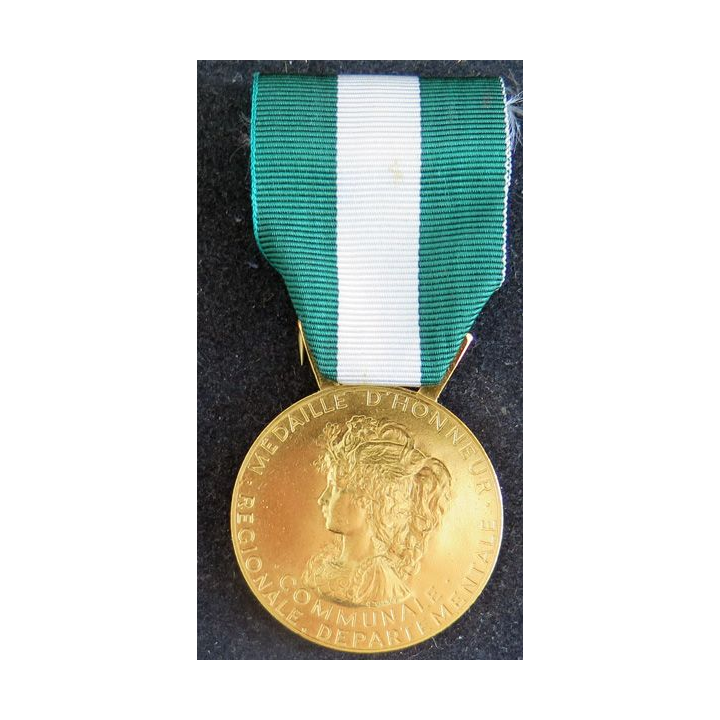 FRANCE : médaille d'honneur communale départementale et régionale  attribuée à Perrot 1995