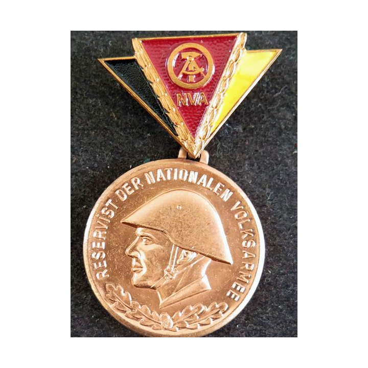 RDA : médaille pour les réservistes de l'Armée populaire nationale