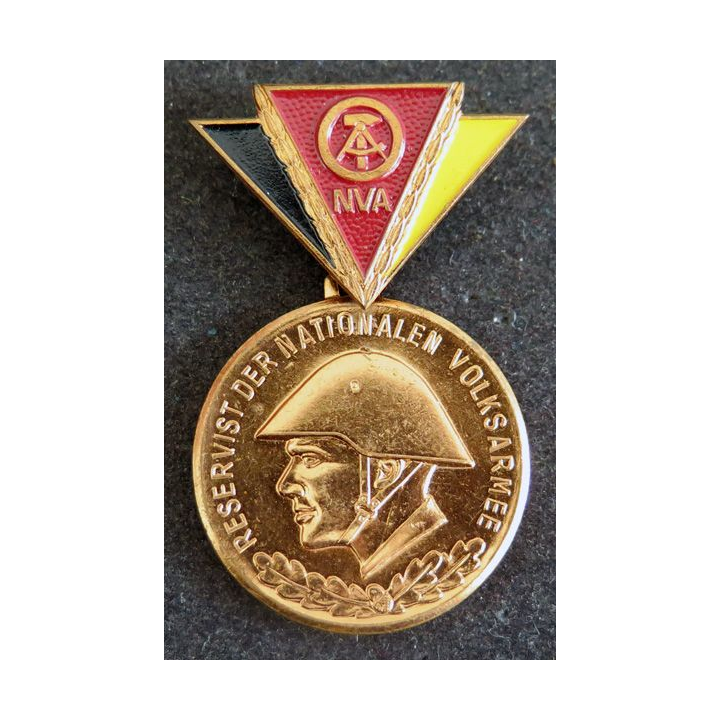 RDA : médaille pour les réservistes de l'Armée populaire nationale