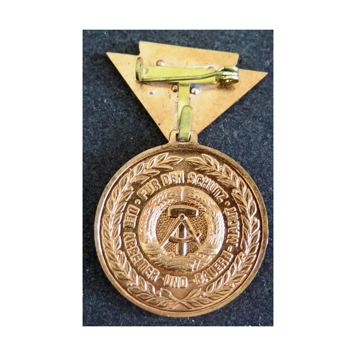 RDA : médaille pour les réservistes de l'Armée populaire nationale