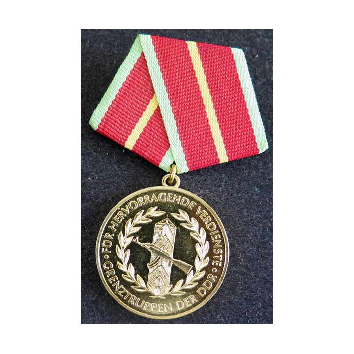 RDA : médaille pour mérites exceptionnels des troupes frontalières