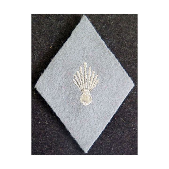 LOSANGE DE BRAS MODÈLE 45 : sous officier commissariat de l'Armée de terre