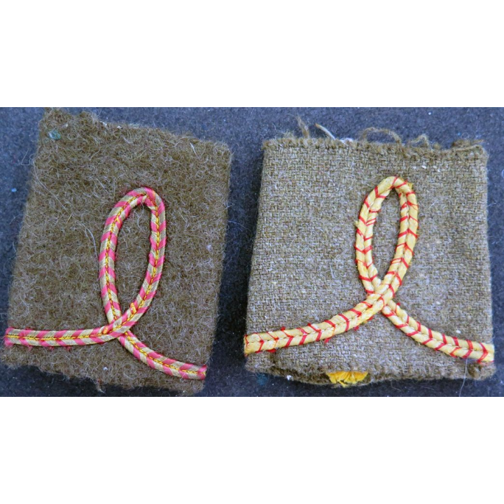 Paire de Fourreaux d'épaule d'élève officier sur feutrine kaki