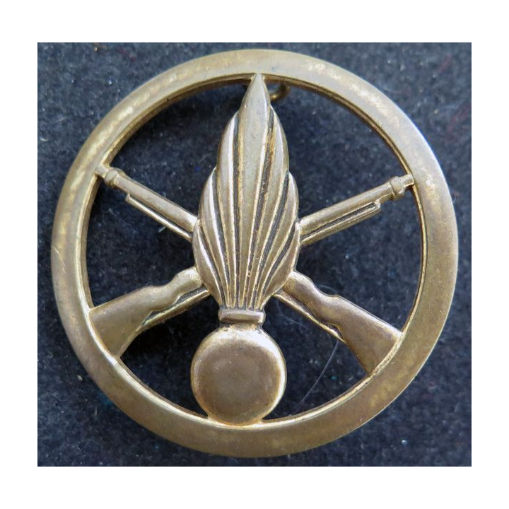 Insigne de béret de l'artillerie de fabrication Bichet