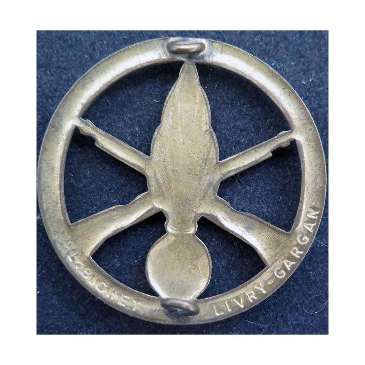 Insigne de béret de l'artillerie de fabrication Bichet