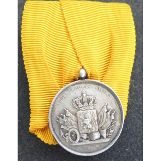 PAYS BAS : médaille d'argent pour services longs et fidèles 24 ans d'ancienneté 