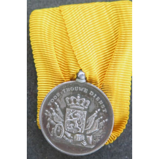 PAYS BAS : médaille d'argent pour services fidèles 24 ans d'ancienneté (Willem) par J.M.J. van Wielik de La Haye