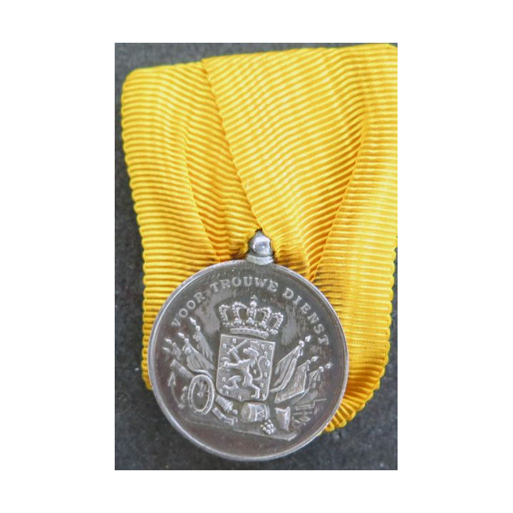 PAYS BAS : médaille d'argent pour services fidèles 24 ans d'ancienneté (Willem) par J.M.J. van Wielik de La Haye