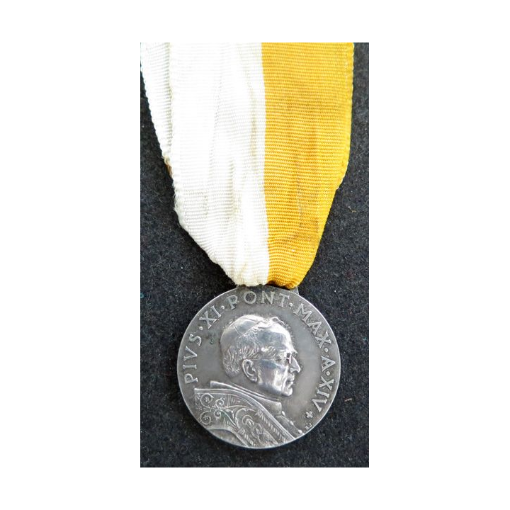VATICAN : médaille argentée du Pape Pie XI "Pius XI Pont. Max.A. XIV" Pélerinage à Saint Pierre de Rome