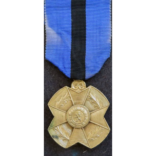 médaille de bronze  de l'Ordre de Léopold IIBELGIQUE : médaille d'Or  de l'Ordre de Léopold II