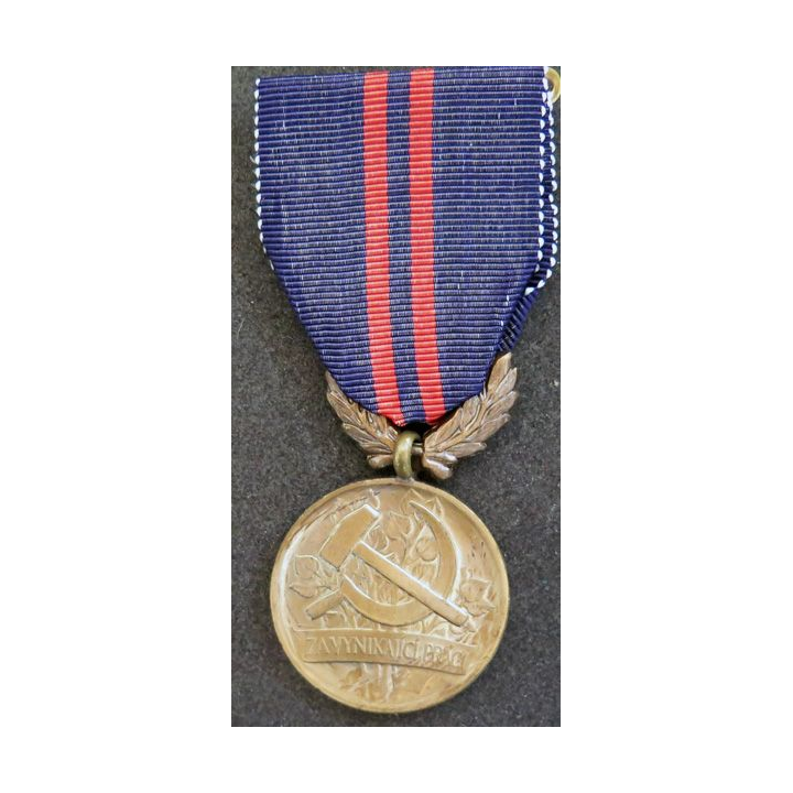 TCHECOSLOVAQUIE : médaille tchèque Za vynikajici praci 