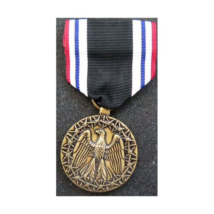 USA : Médaille de la Prisoner of War Medal POWM avec rappel tissu et métallique