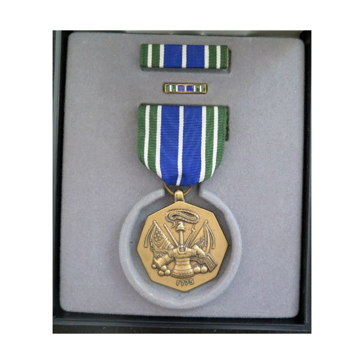 USA : Médaille de l'US Army for military achievement medal dans sa boite officielle